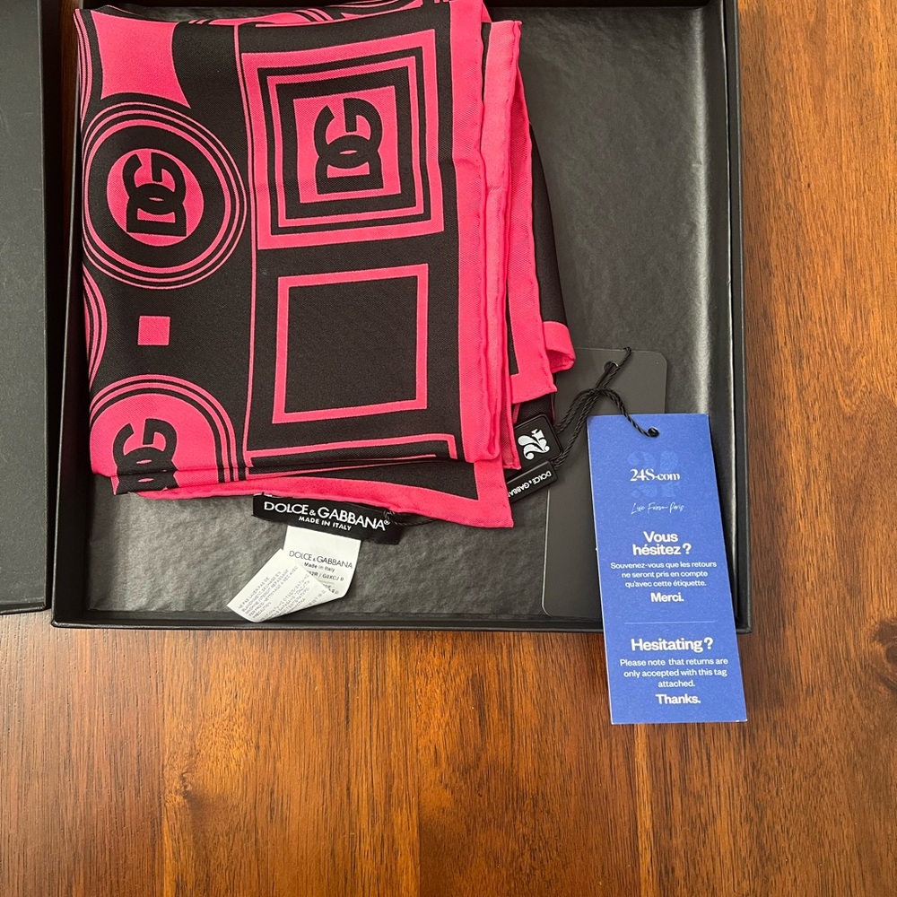 Dolce & Gabbana 100% silk scarf